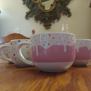 4 Oversized Mugs